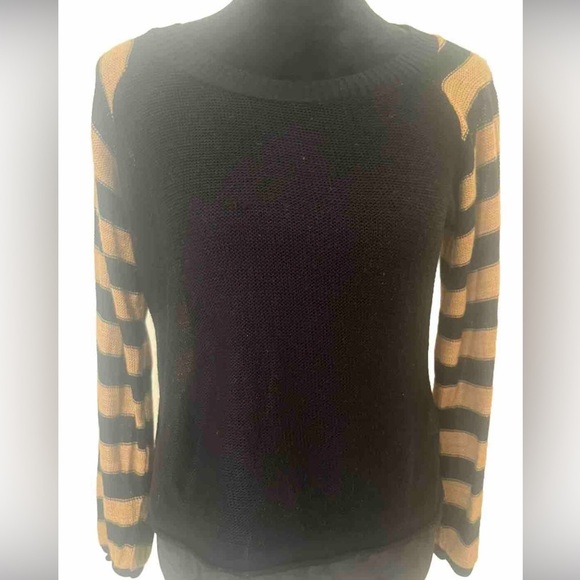 Absolutely Creative Worldwide Sweaters - Women’s Absolutely creative size L black and tan sheer knit sweater.